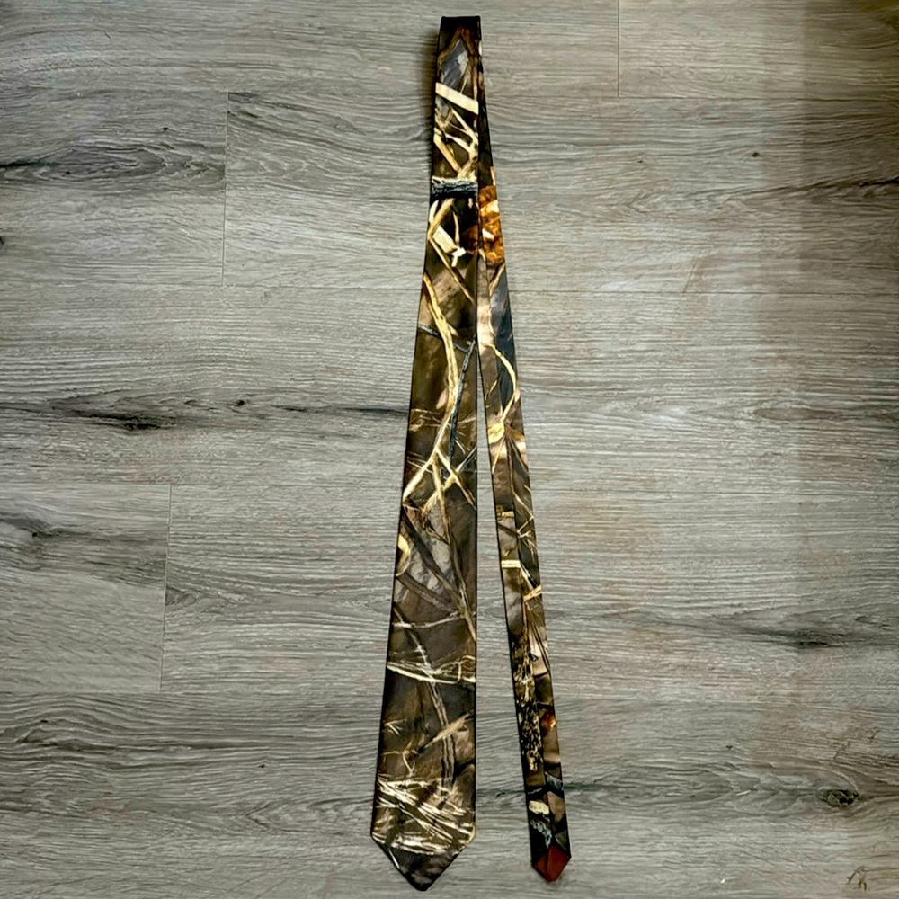 Camo Tie